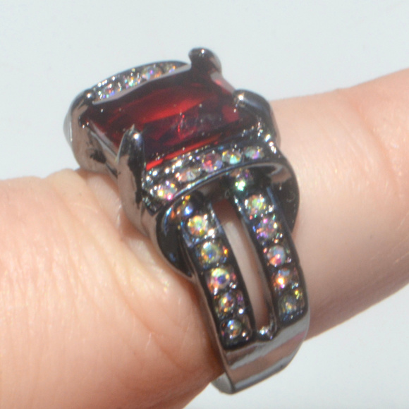 Jewelry - Red Garnet Ruby 18K Gold Fill Size 6 Ring Halo GF